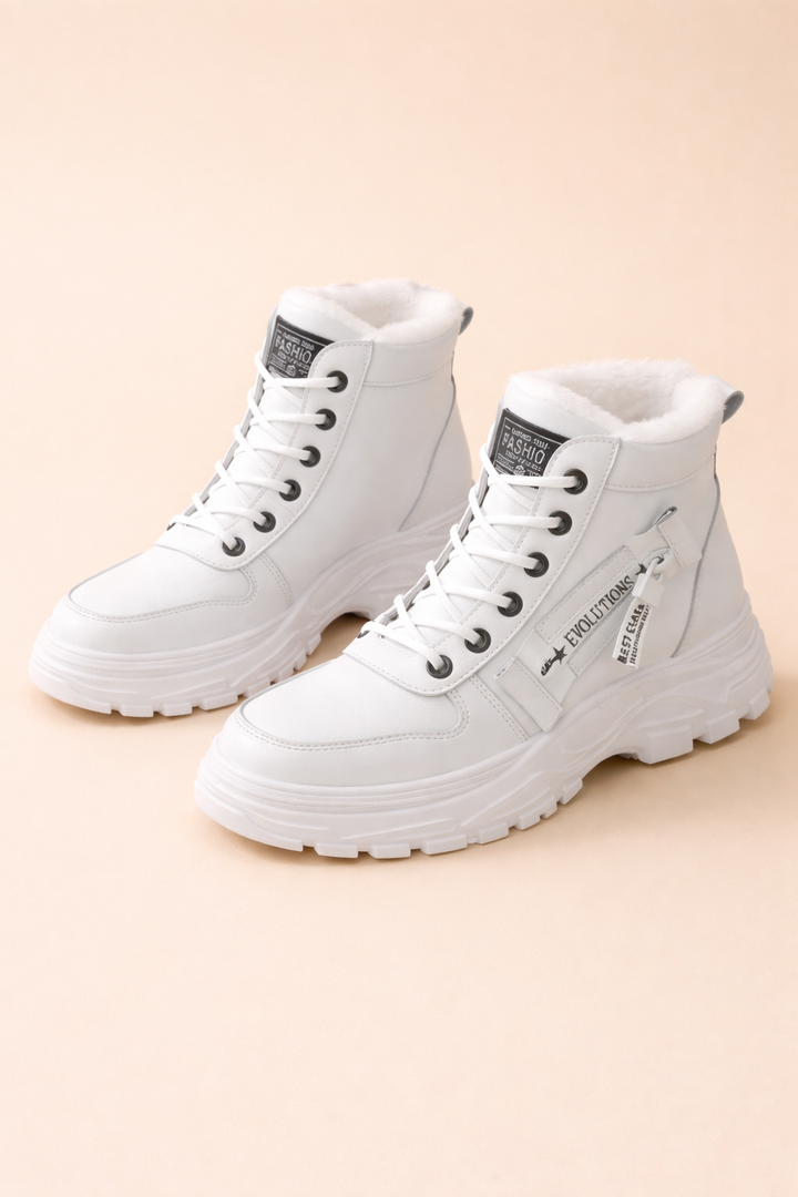 Comfortable women's winter boots, waterproof for snow & cold. Warm outdoor footwear with non-slip grip.