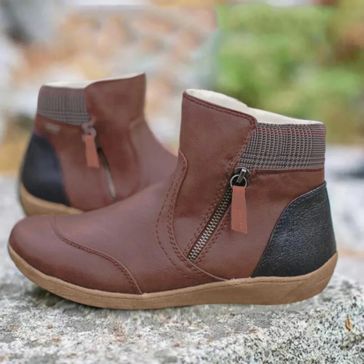 Durable women's ankle boots, ideal for everyday outdoor wear in winter. Weather-resistant & comfortable.