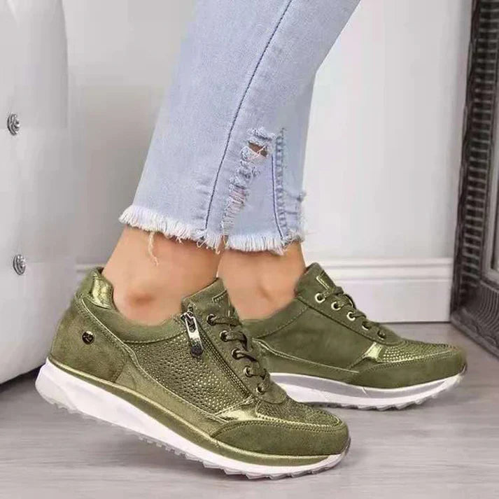 Comfortable women's wide fit athletic sneakers. Ideal for running, walking & everyday casual wear.