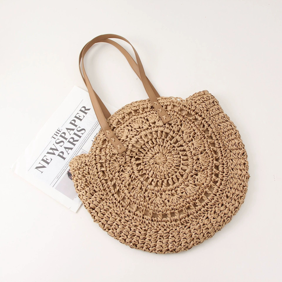 Chic round woven beach tote bag for women. Summer shoulder handbag, perfect for casual outings and vacation.