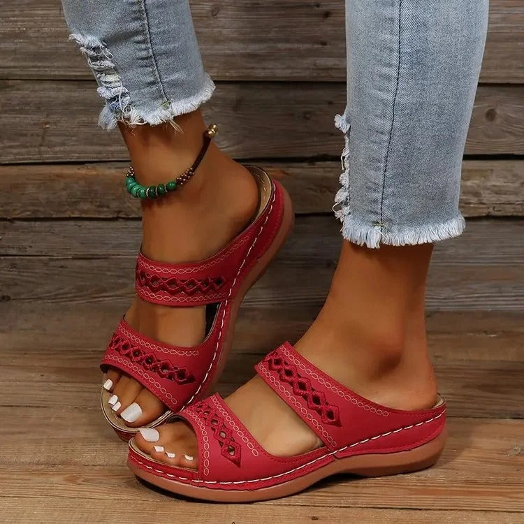 Women's adjustable strap summer sandals with textured sole, lightweight design, breathable upper, perfect for casual outfits.