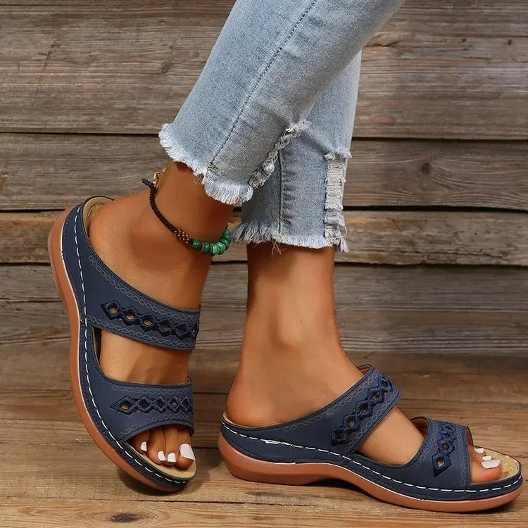 Women's adjustable strap summer sandals with textured sole, lightweight design, breathable upper, perfect for casual outfits.