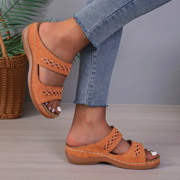 Women's adjustable strap summer sandals with textured sole, lightweight design, breathable upper, perfect for casual outfits.